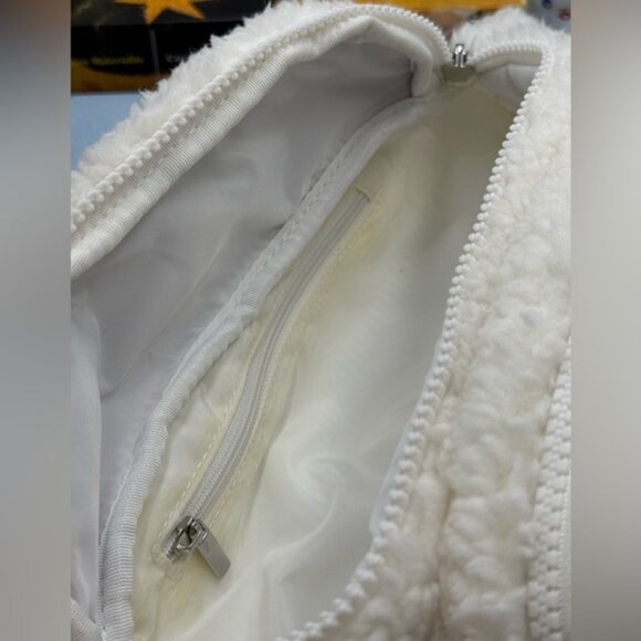 🆕 ALO YOGA 🧿 NWOT Sherpa Explorer Fanny Pack - Ivory - Picture 16 of 16